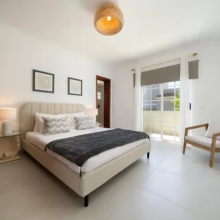 Charming With Private Pool By Lovelystay 빌라 알부페이라