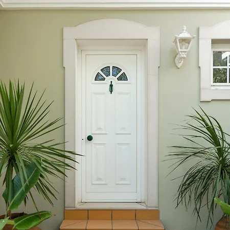 Charming With Private Pool By Lovelystay *