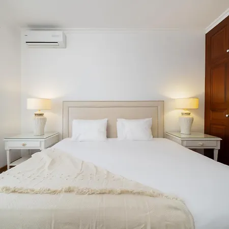 빌라 Charming With Private Pool By Lovelystay