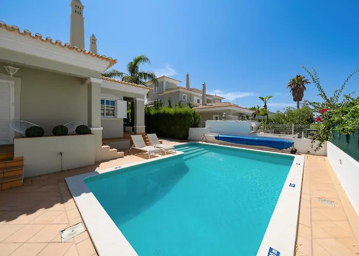 Charming With Private Pool By Lovelystay Βίλα