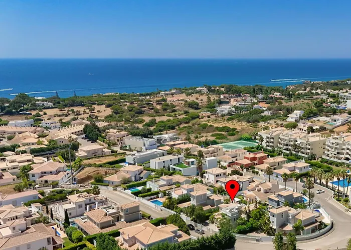 Βίλα Charming With Private Pool By Lovelystay