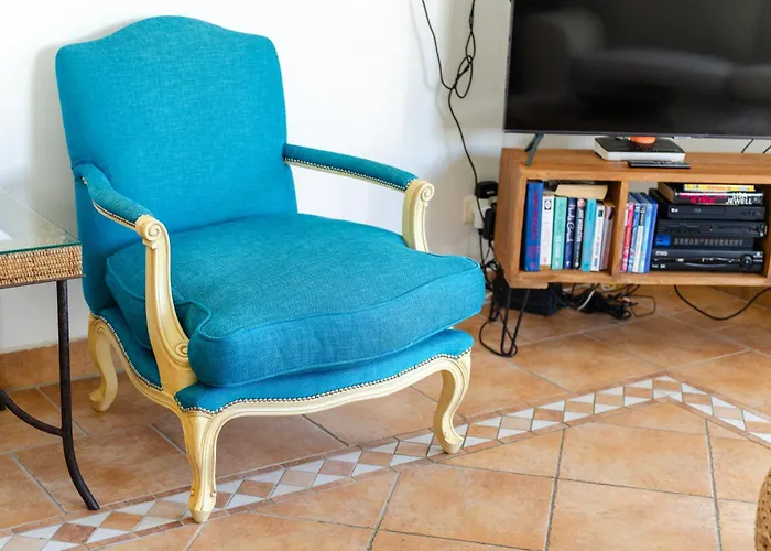 Charming With Private Pool By Lovelystay *