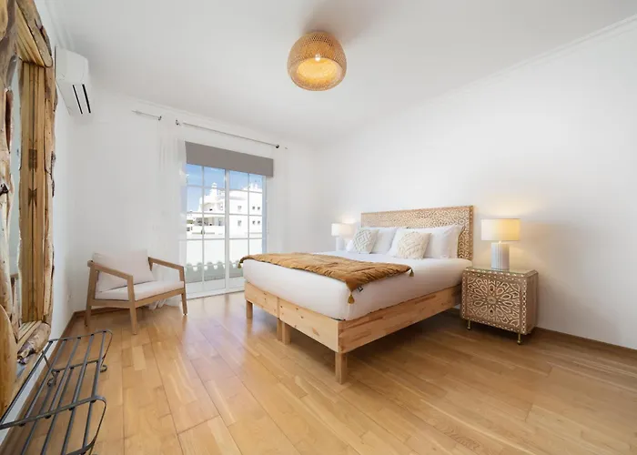 Βίλα Charming With Private Pool By Lovelystay *