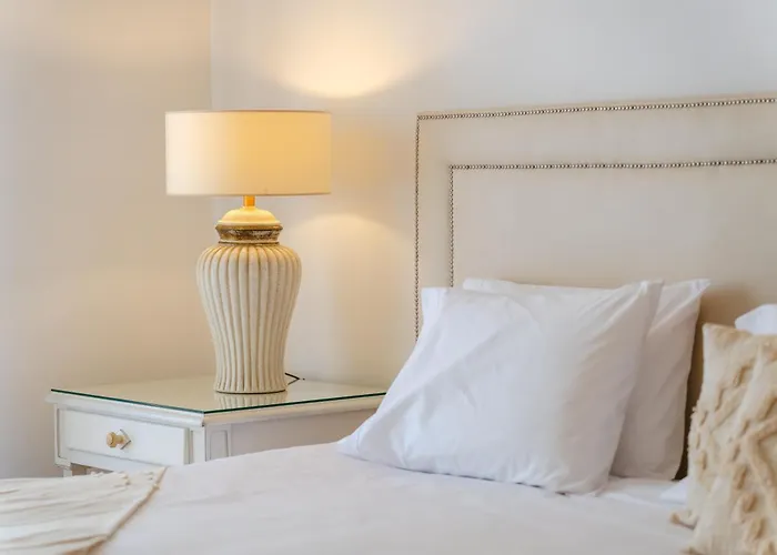 Charming With Private Pool By Lovelystay * Αλμπουφέιρα