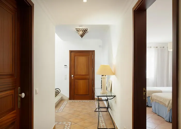 Charming With Private Pool By Lovelystay Αλμπουφέιρα