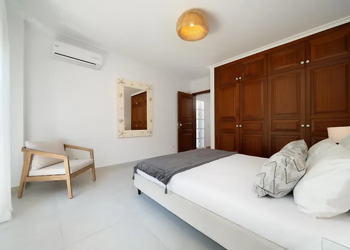 Charming With Private Pool By Lovelystay Βίλα Αλμπουφέιρα