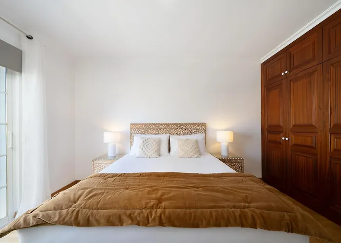 Charming With Private Pool By Lovelystay * Αλμπουφέιρα